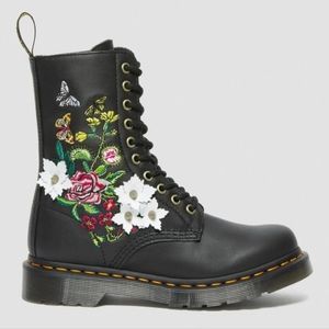 NIB 1490 Dr. Marten Bloom boots